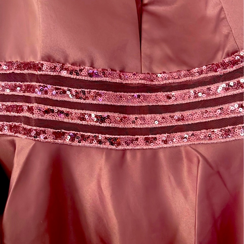 Prom dress - Picture 2 of 5